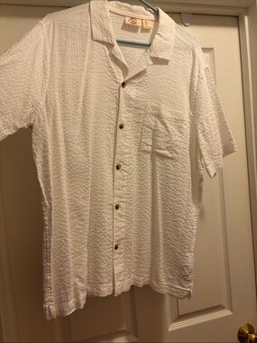 Men's White Seersucker Button-Up Shirt